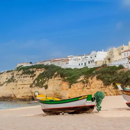 Quinta Palmeiras Pool & In Pera Apartment