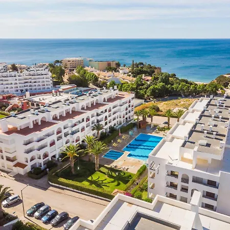 Quinta Palmeiras Pool & In Pera *