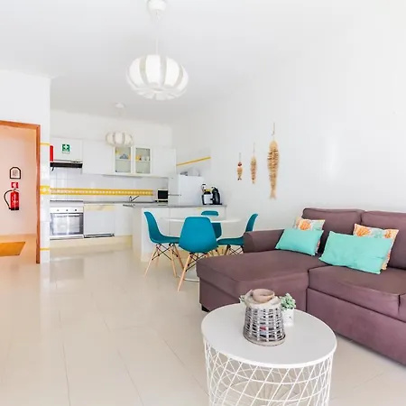 Apartment Quinta Palmeiras Pool & In Pera *