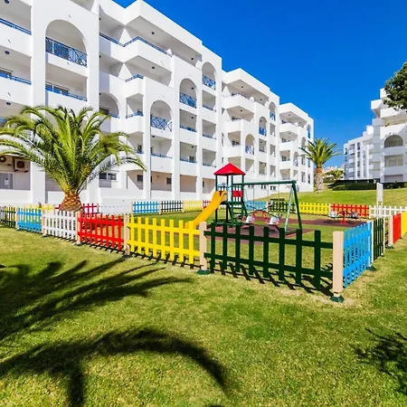 Apartment Quinta Palmeiras Pool & In Pera *