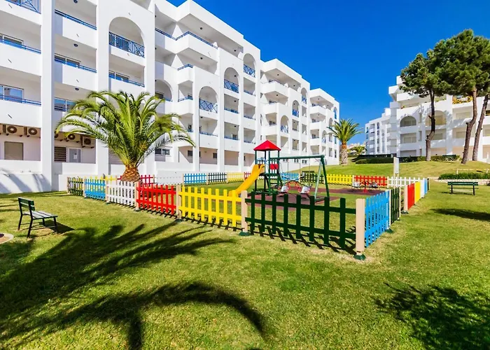 Apartment Quinta Palmeiras Pool & In Pera *