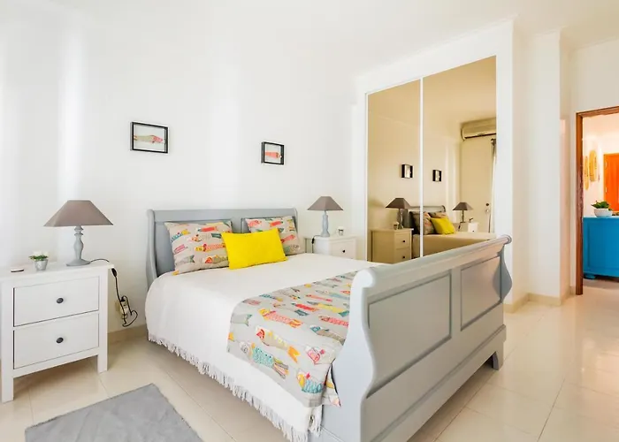 Apartment Quinta Palmeiras Pool & In Pera