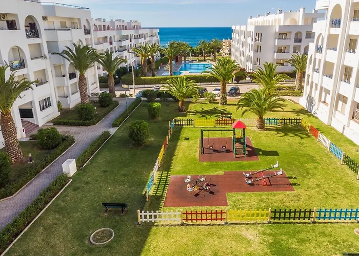 Quinta Palmeiras Pool & In Pera Porches (Algarve)